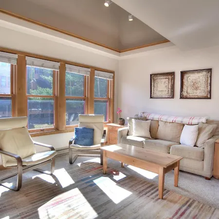 Villa 2 2 Ferringway 26